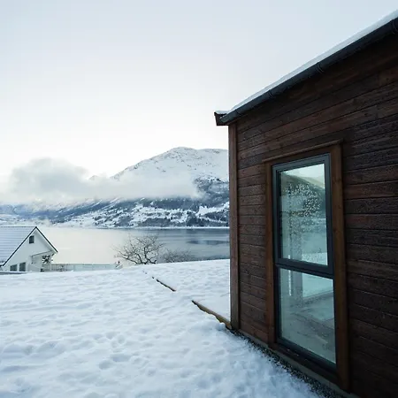 公寓 Med Utsikt I Loen